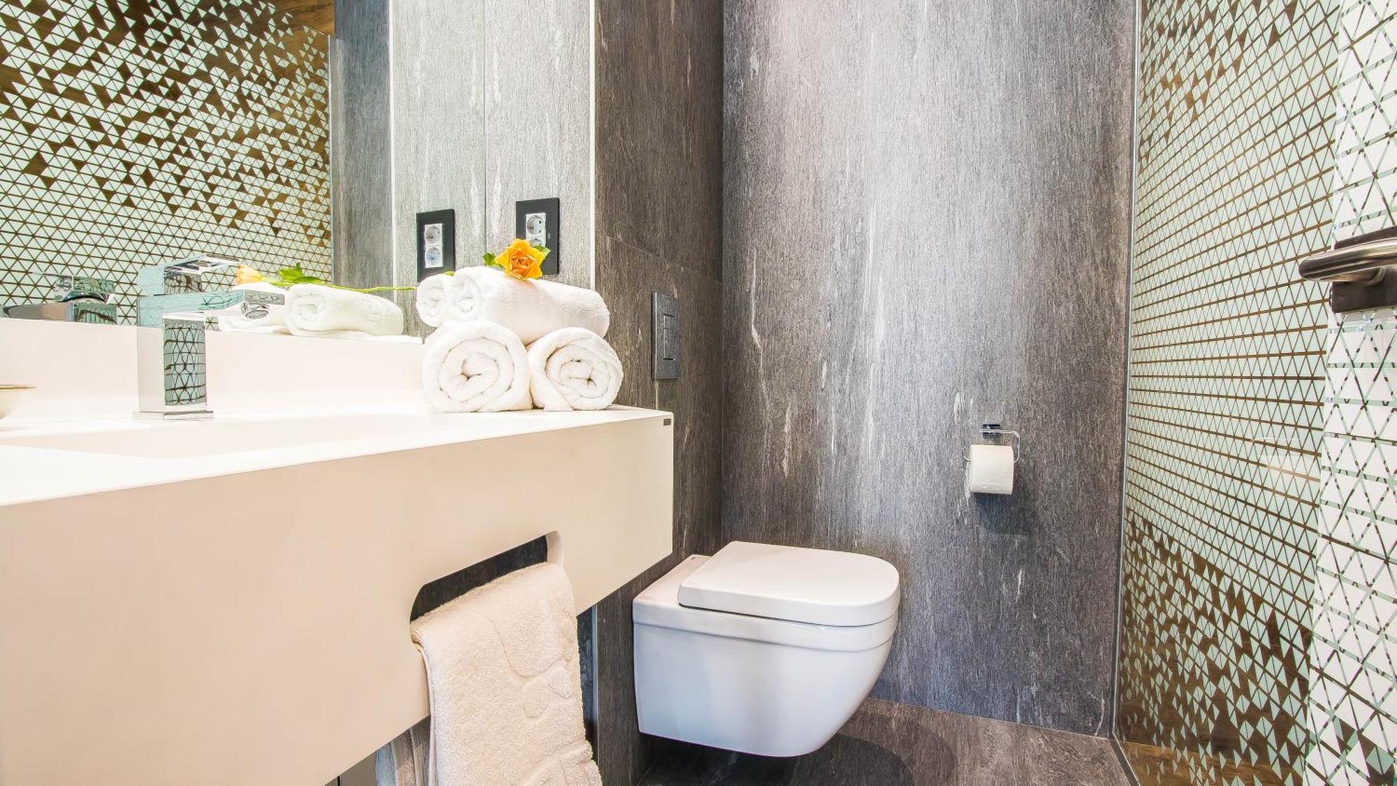 Central Carol Aparthotel 2 Бухарест Экстерьер фото