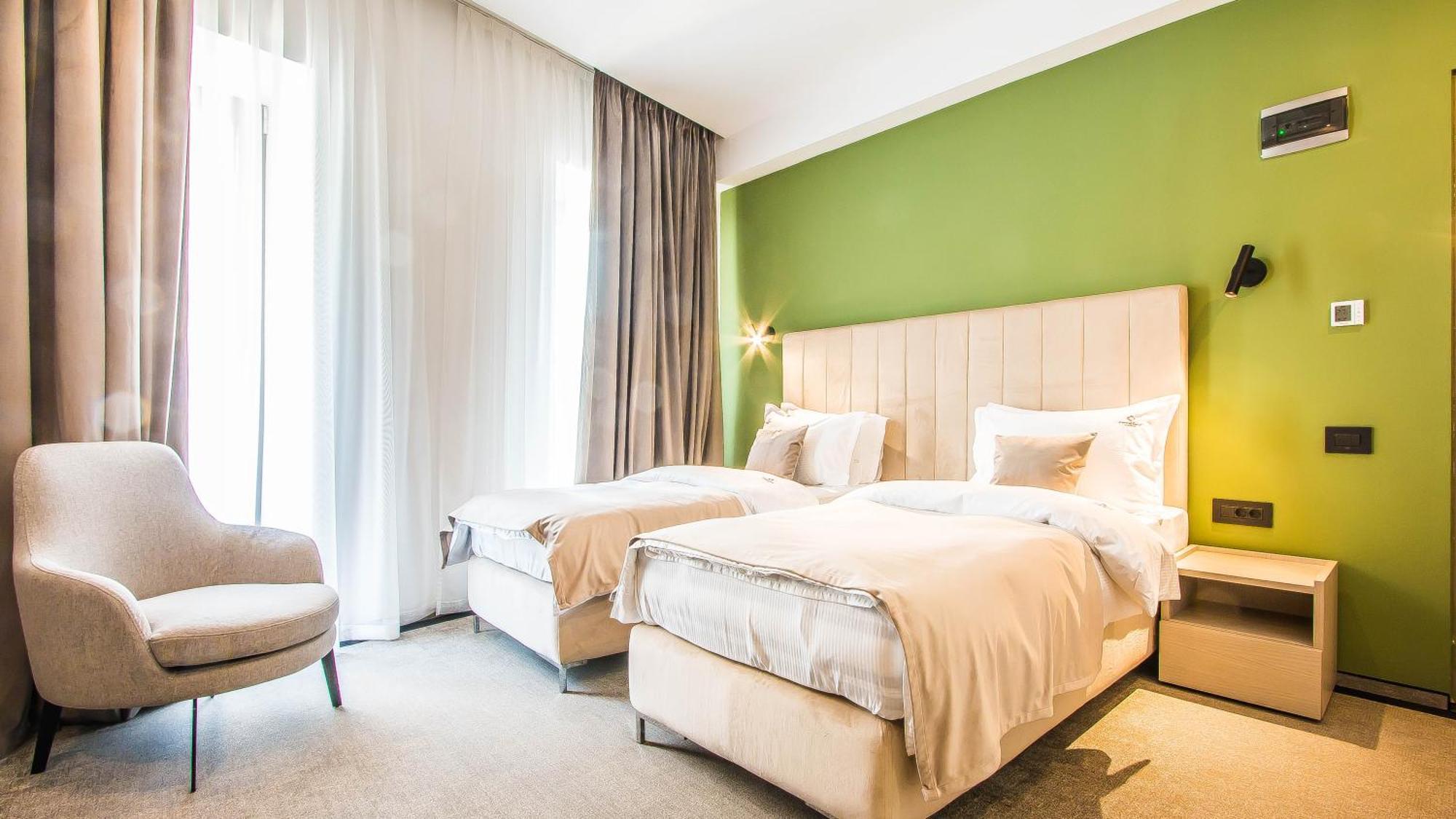 Central Carol Aparthotel 2 Бухарест Экстерьер фото