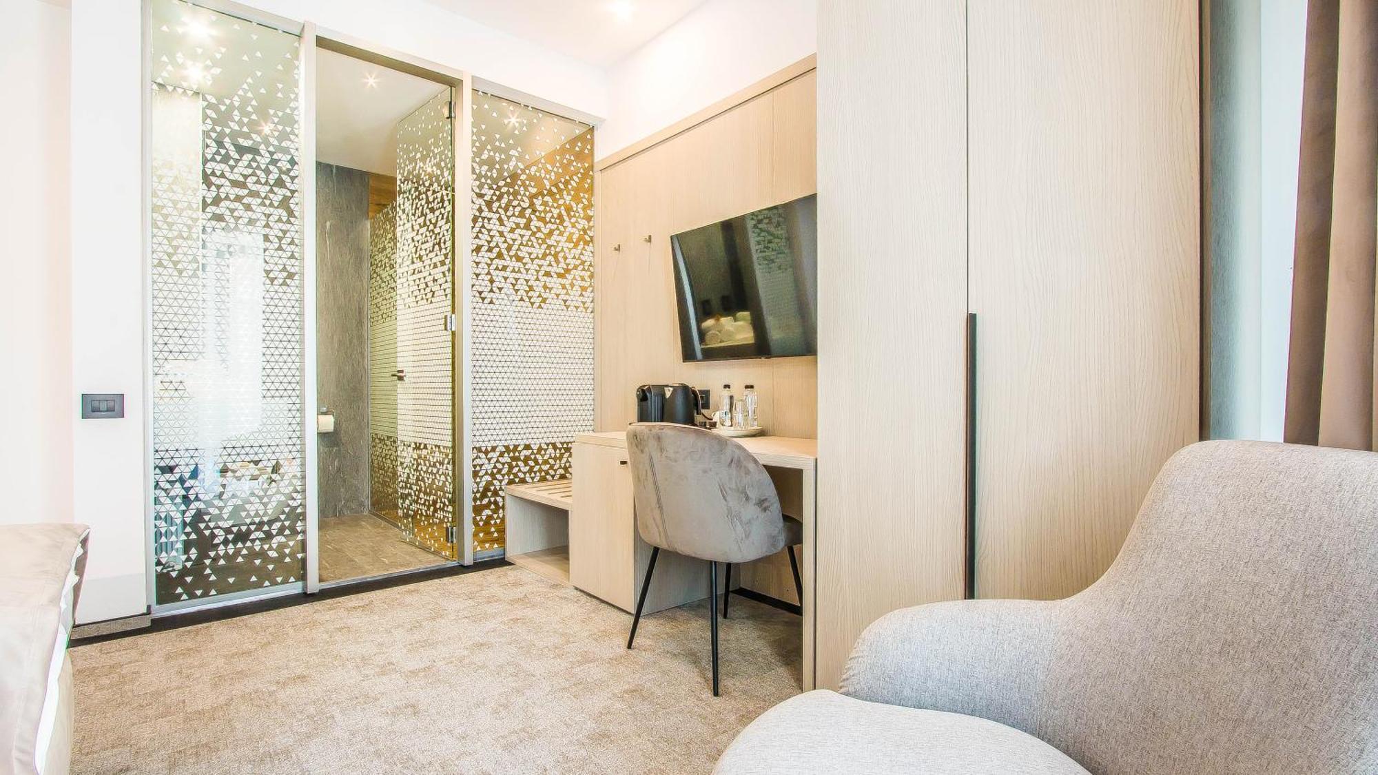 Central Carol Aparthotel 2 Бухарест Экстерьер фото